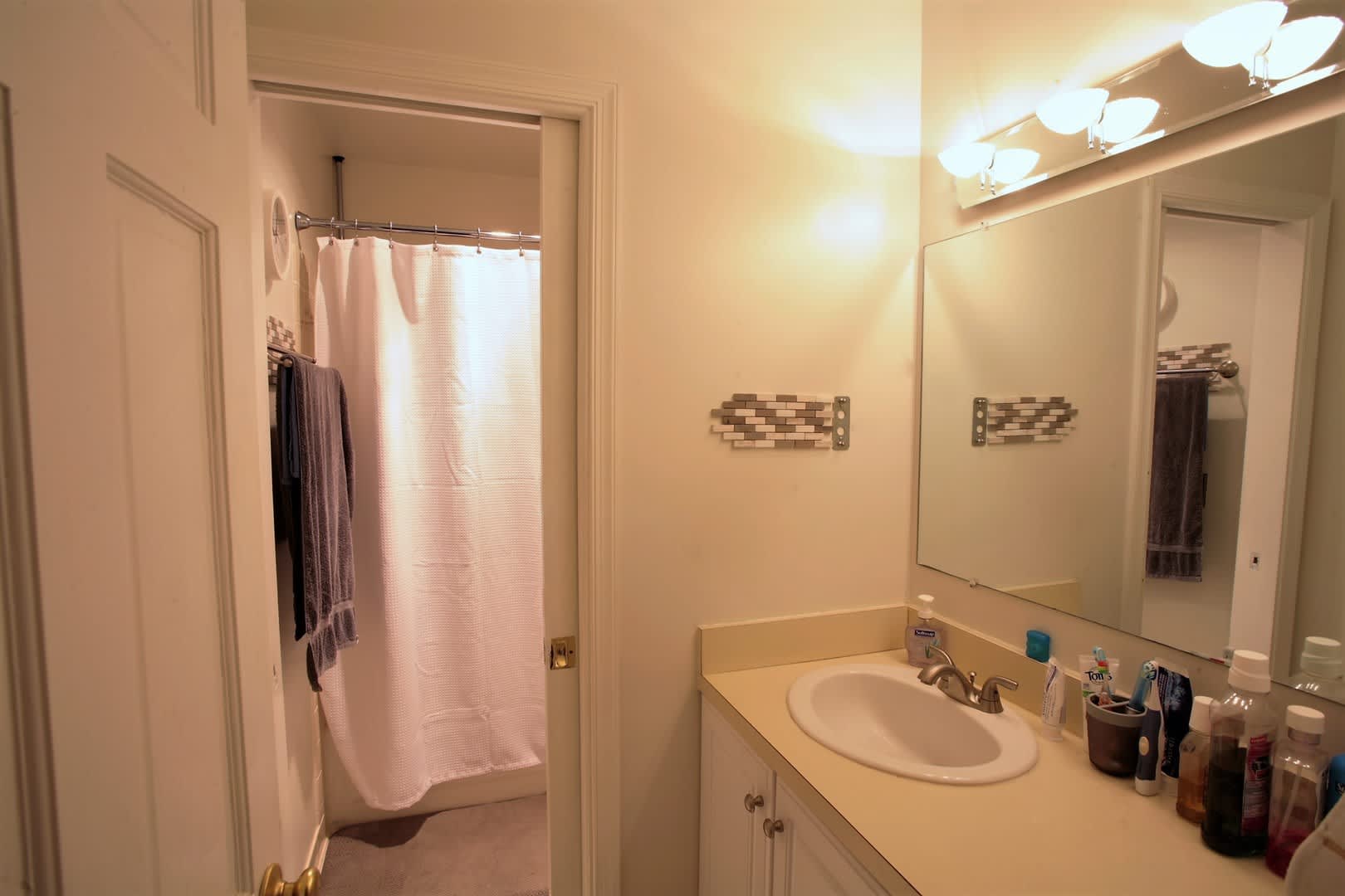 Crofton Triangle Townhome – photo 3