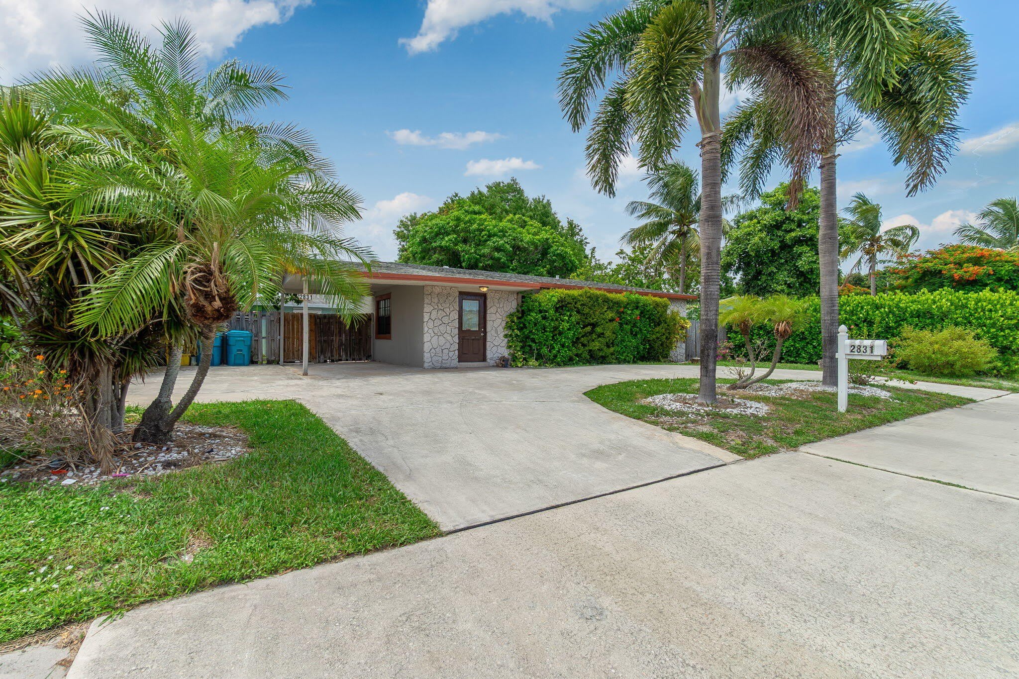 2831 N Seacrest Boulevard – photo 1