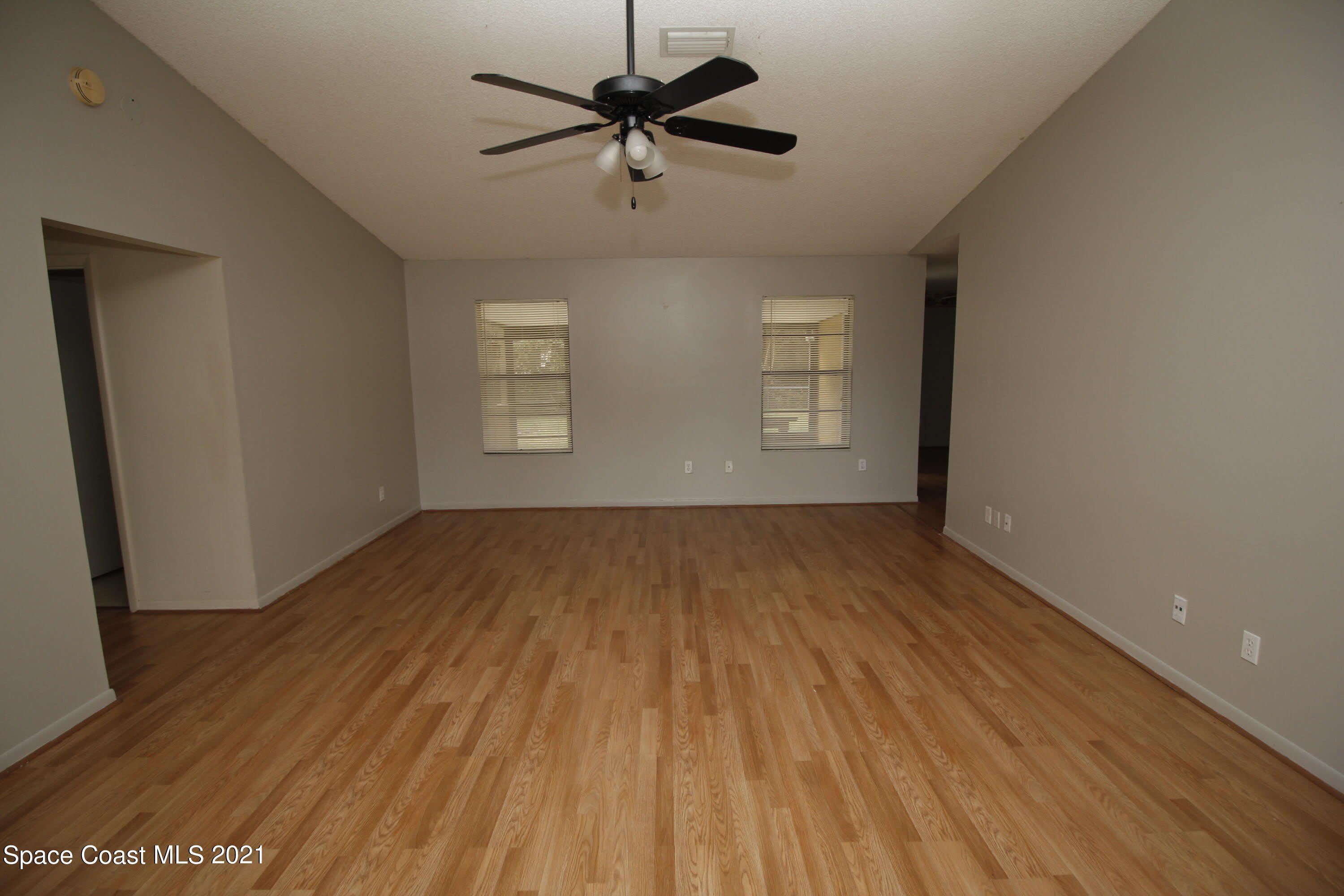 934 Colonial Avenue SE – photo 4