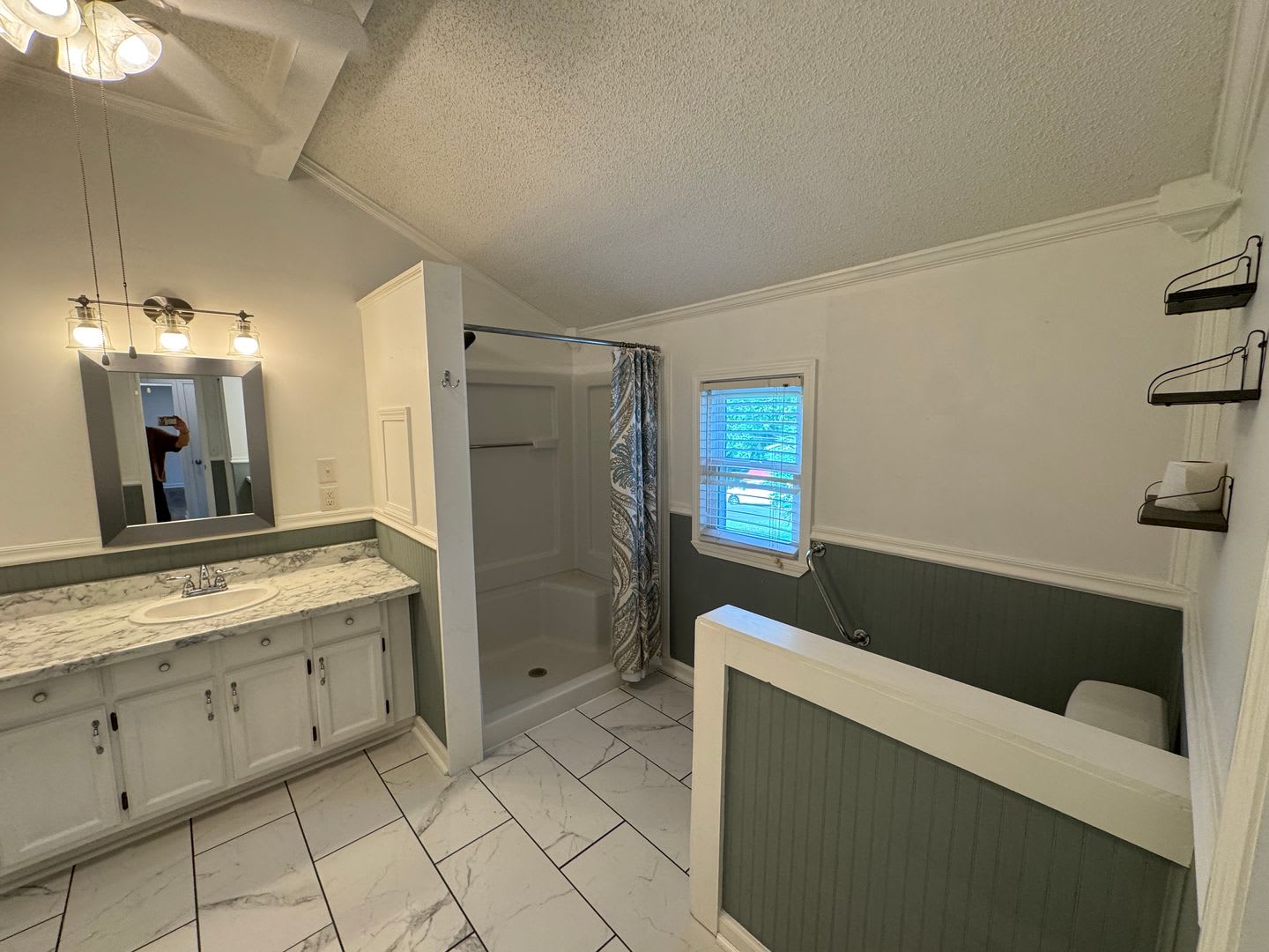 3 Bedroom 2 bath remodeled home – photo 4