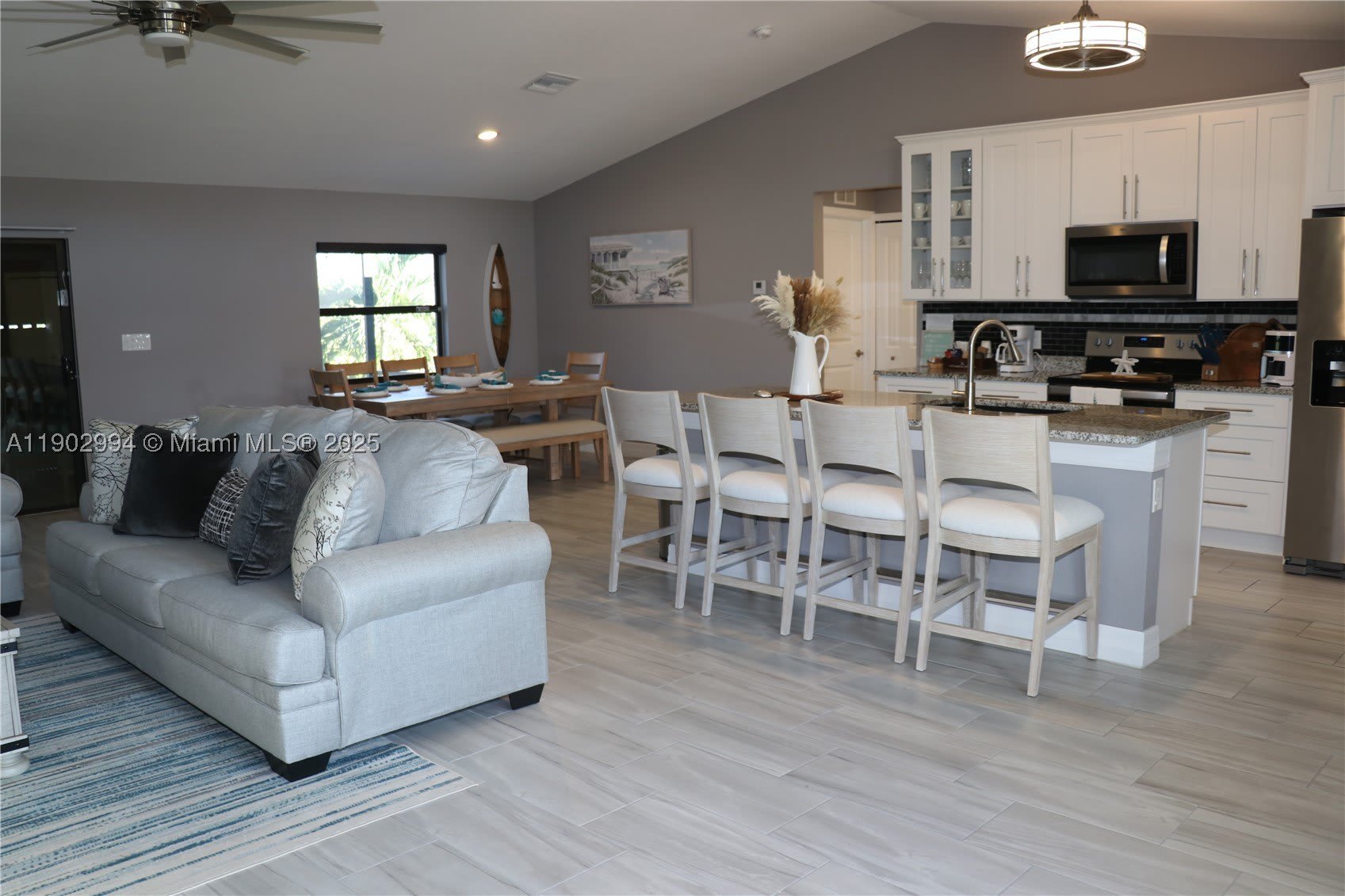 4407 SW 16th pl – photo 2
