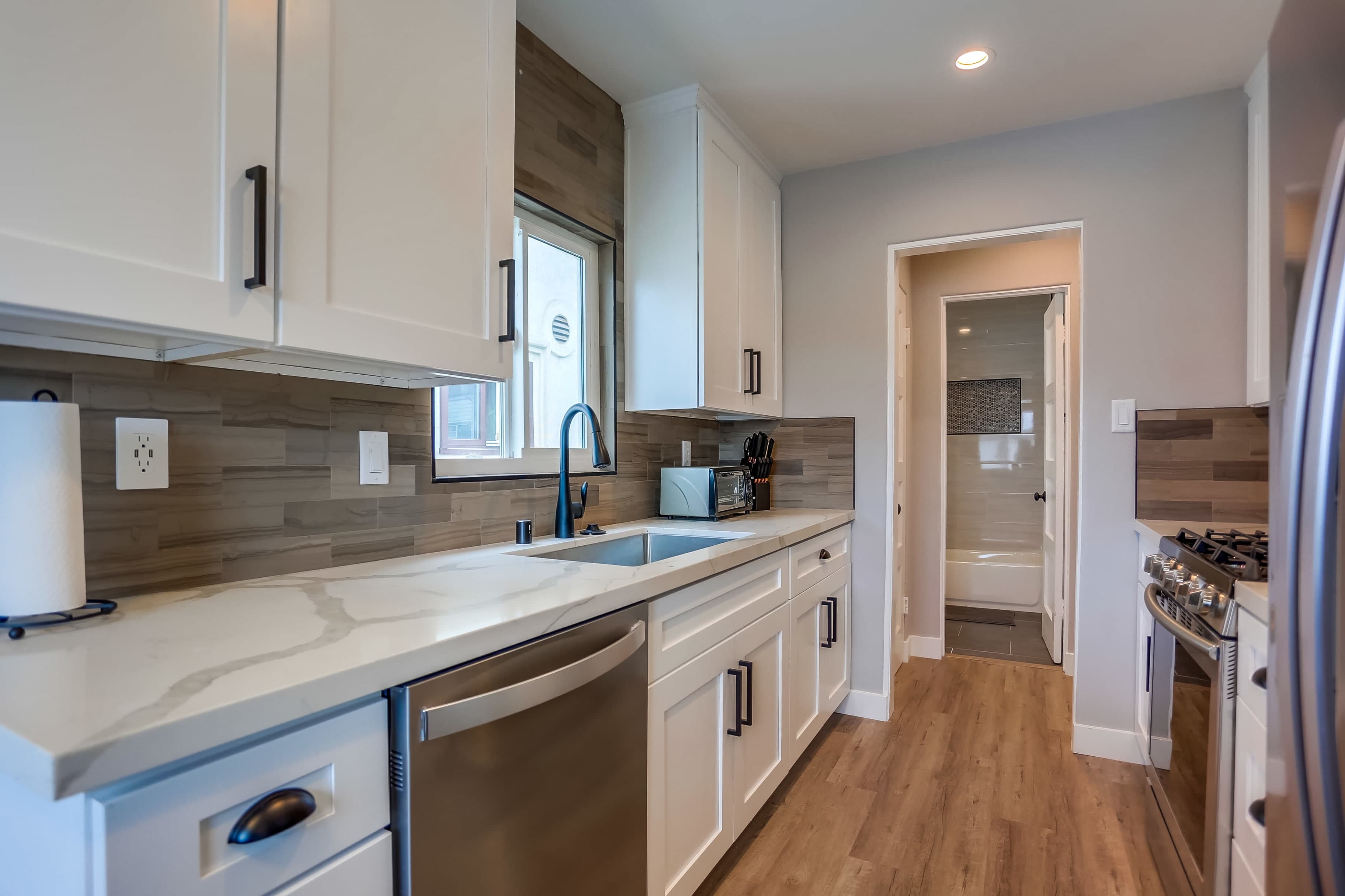 810 Island Ct – photo 4