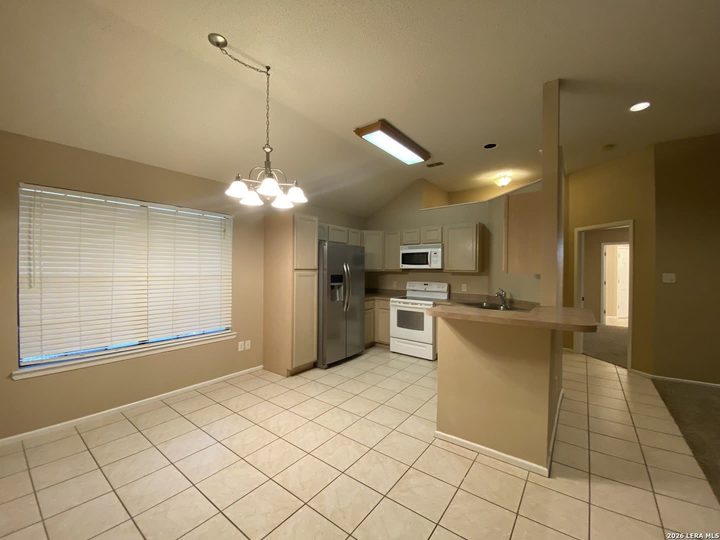 2712 WOODLAND DR – photo 3