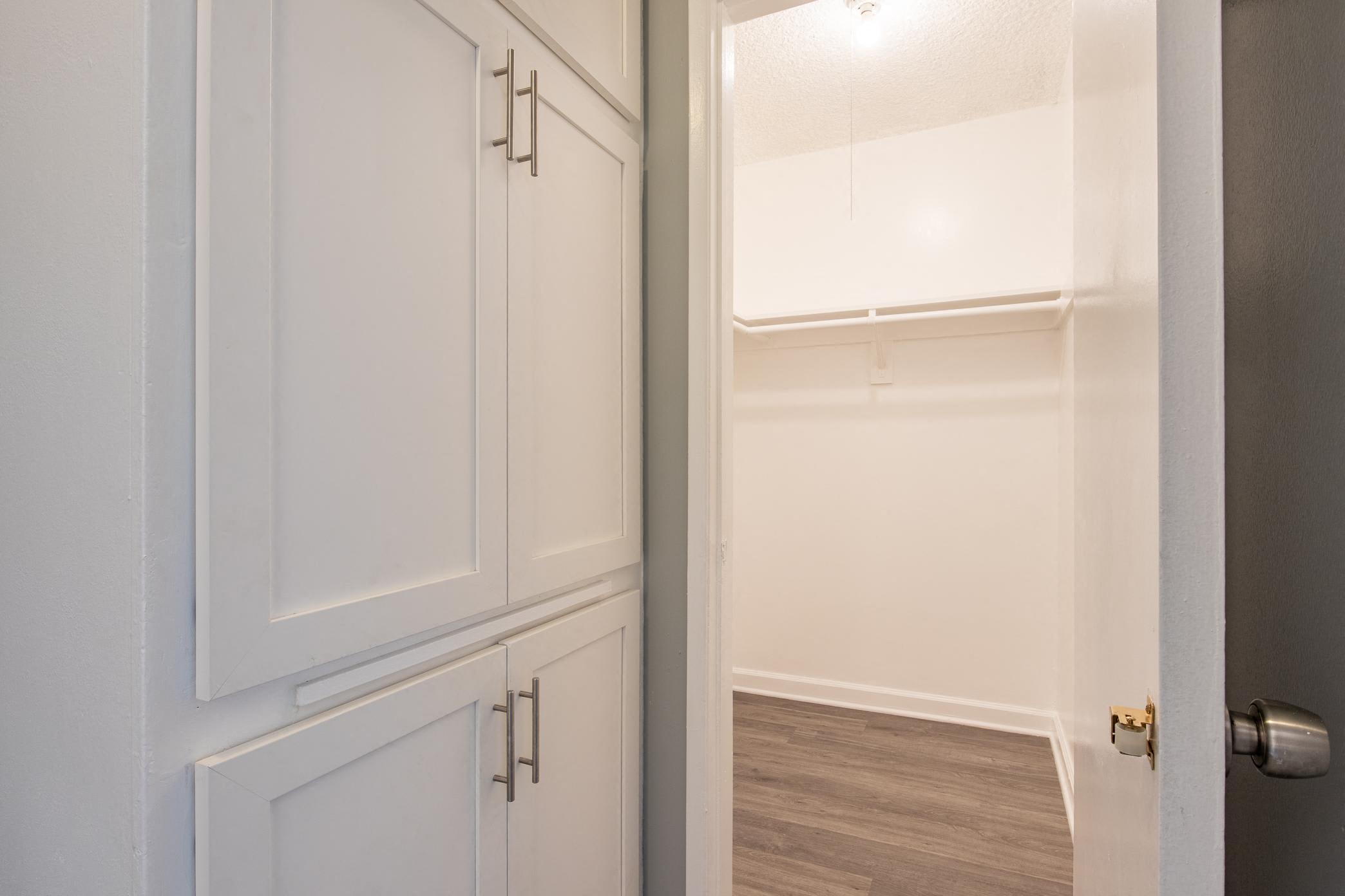 Reseda Continental Apartments – photo 5
