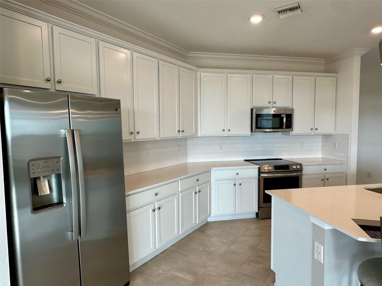 10027 CROOKED CREEK Drive – photo 4