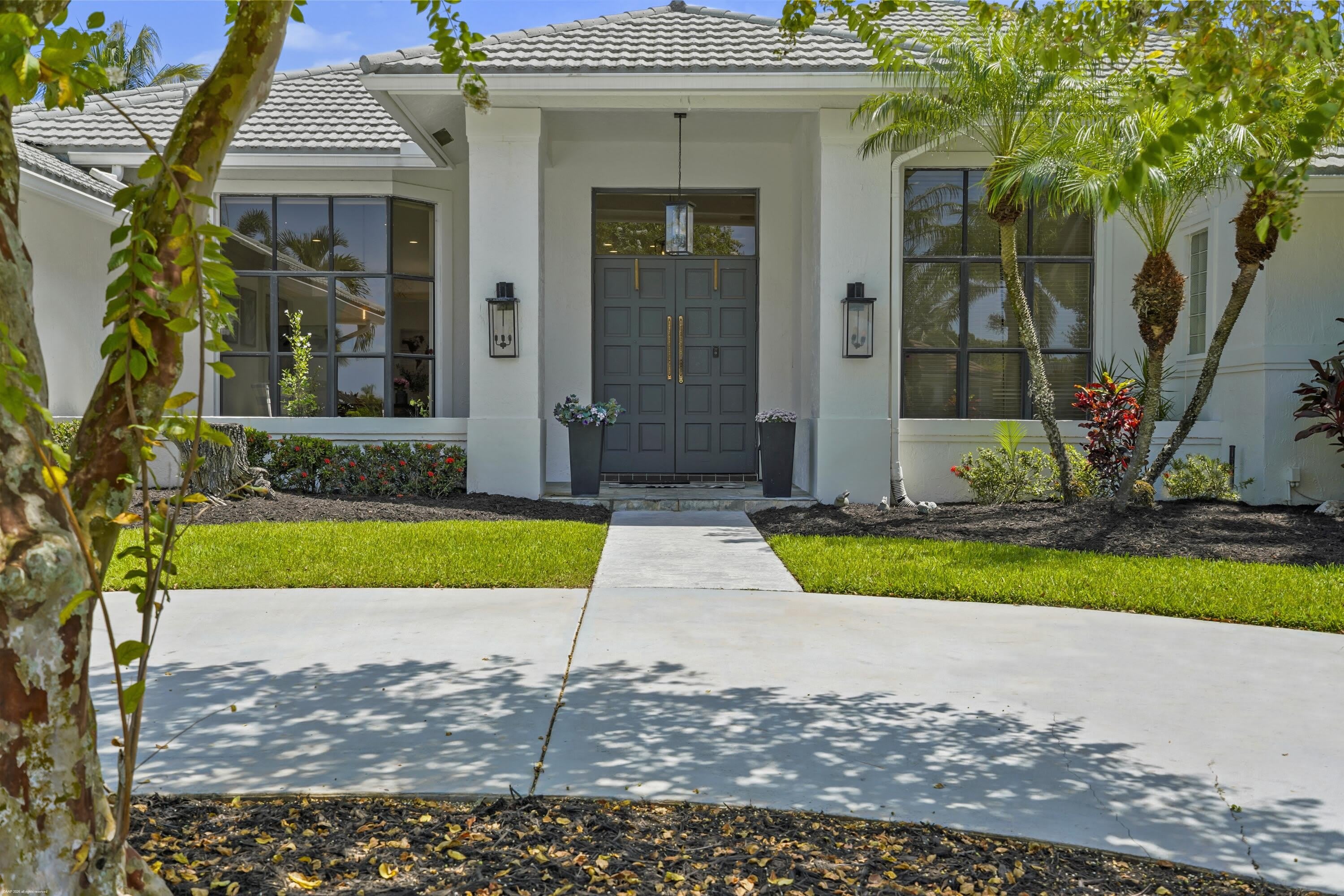 1902 S Club Drive – photo 2
