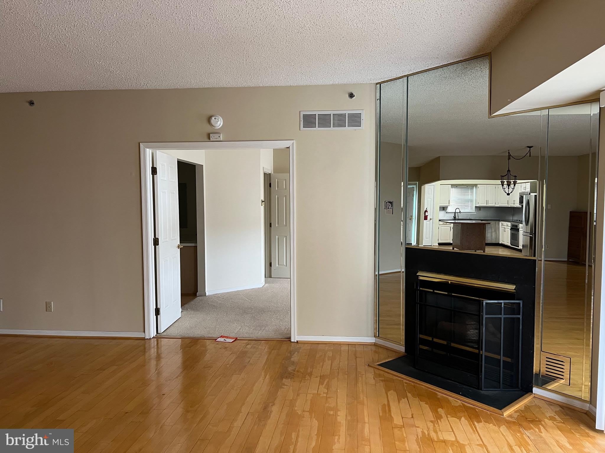 6252 MAIN Street – photo 5