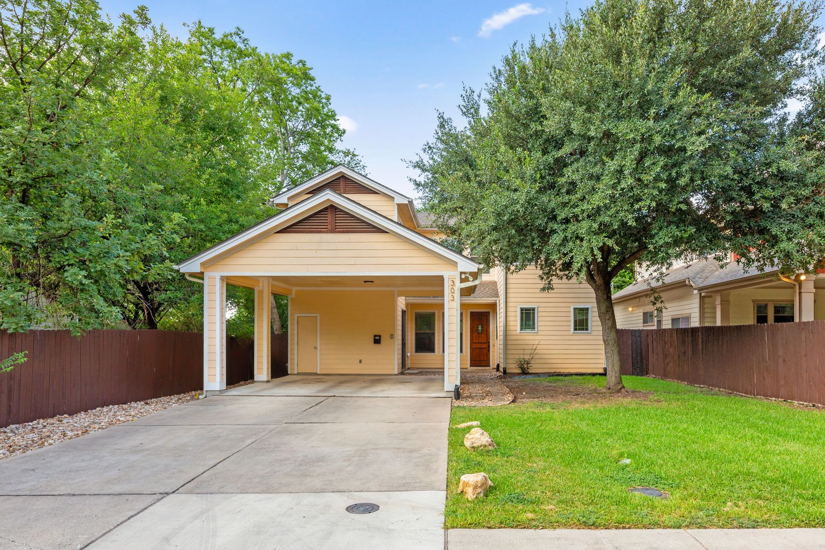 UT PRE-LEASE: Beautiful 6 BR / 4 BA North Loop Area, Mins to UT – photo 1