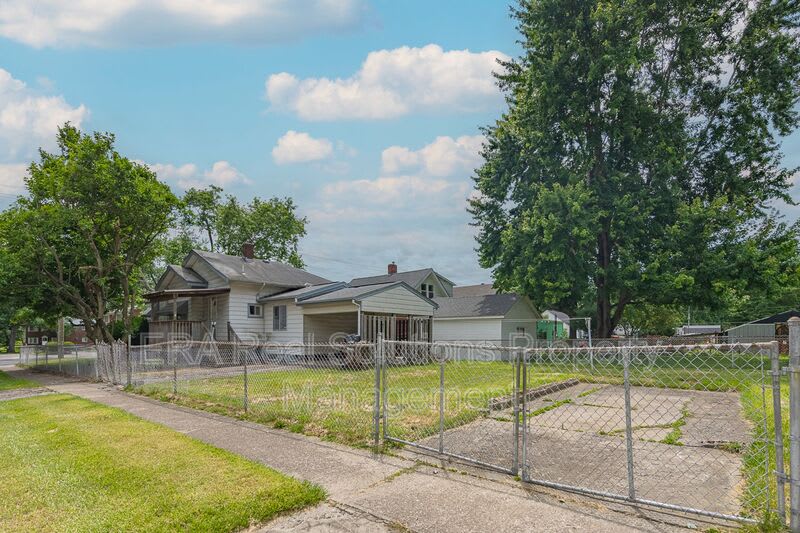 2028 W. Galbraith Rd. – photo 5