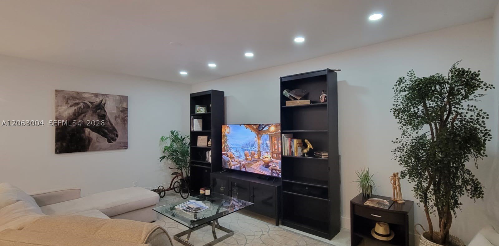 222 Oakridge N – photo 2