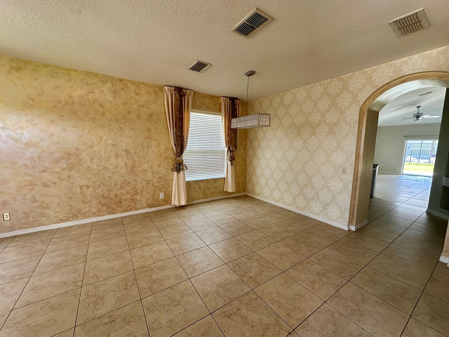 4/2 in Wyndham Lakes! Available NOW! – photo 5