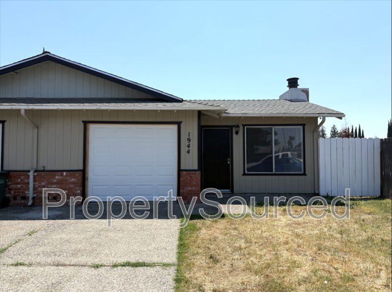 1944 Hickock Ct – photo 2