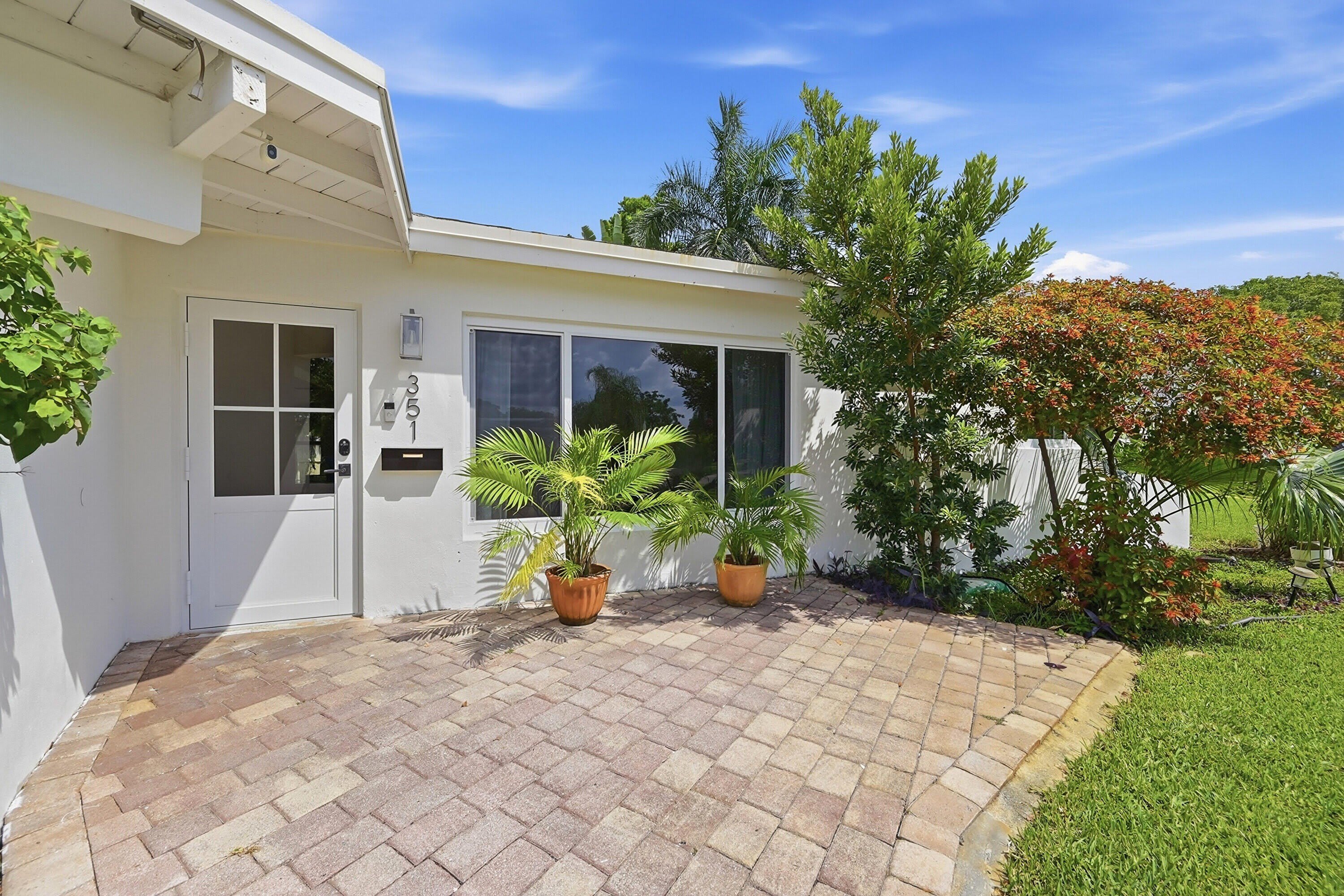 351 SW 13TH Street – photo 1