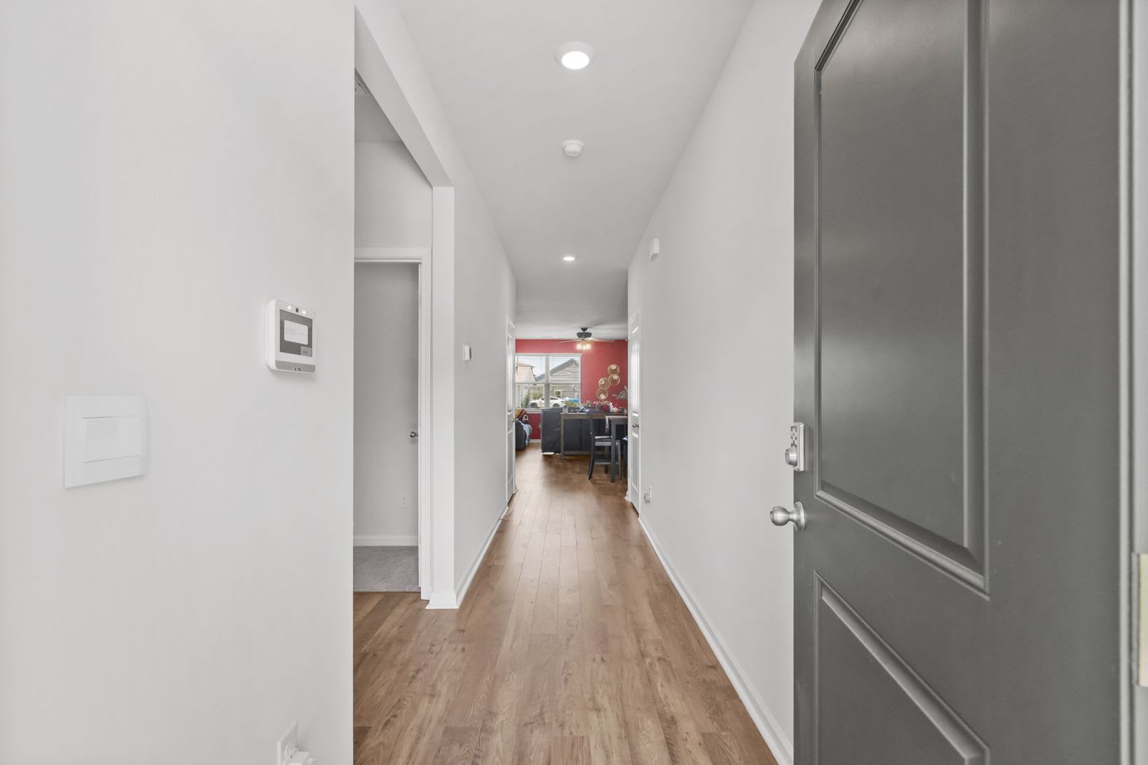 Stunning 3BR/2BA Smart Home in The Landing at Astoria Park! – photo 4