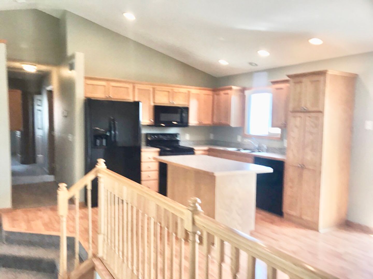 5 Bed 2 Bath House For Rent – photo 3