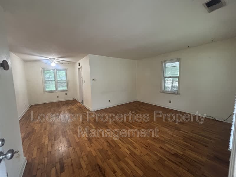 326 East 19th Street – photo 3
