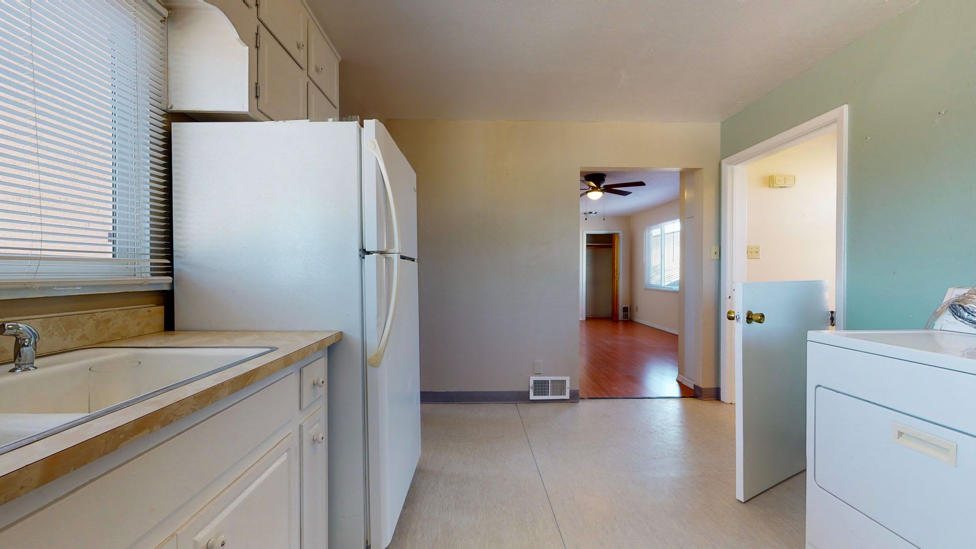 404 Prospect Ave NE – photo 4