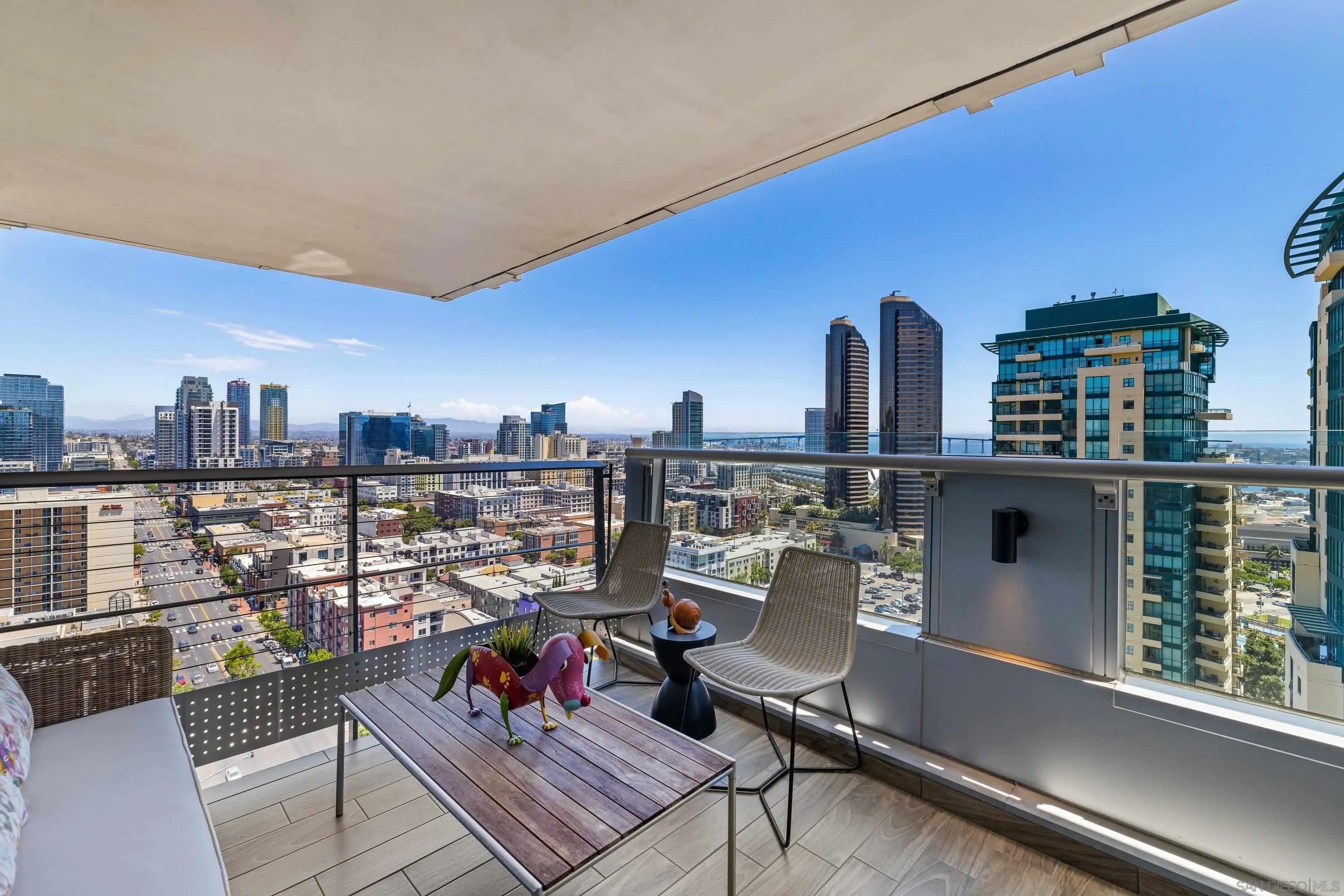 645 Front St – photo 2