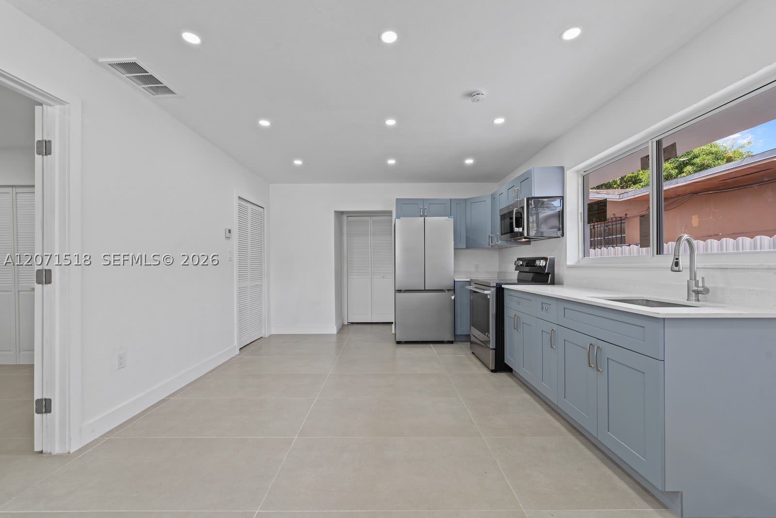 1849 NW 16th St – photo 4