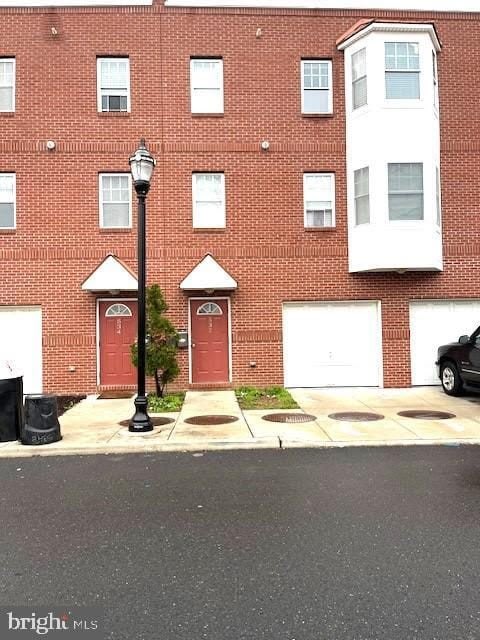 534 N FRONT – photo 1