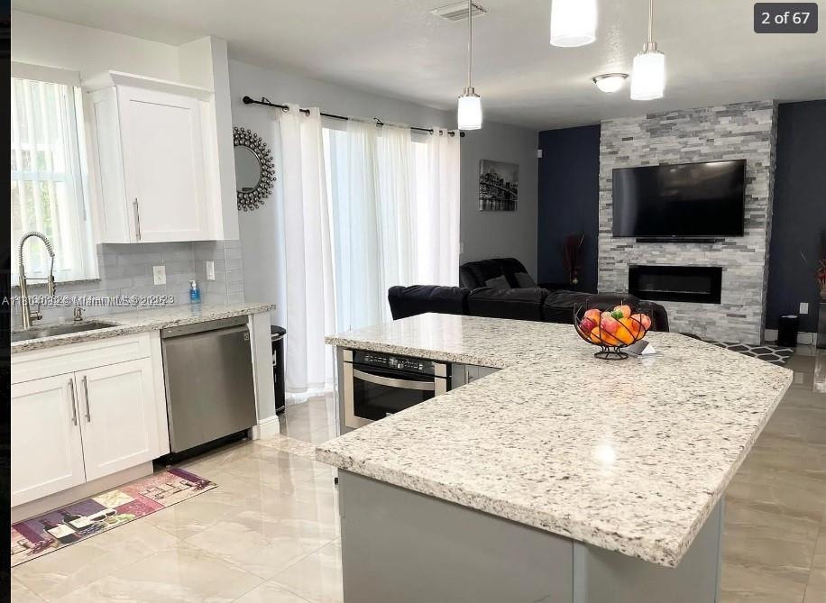 409 Northwest 87th Lane – photo 4