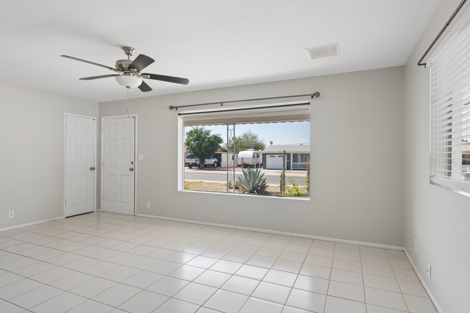 Very clean 2 bedroom 1 bath home in 55+ community! – photo 5