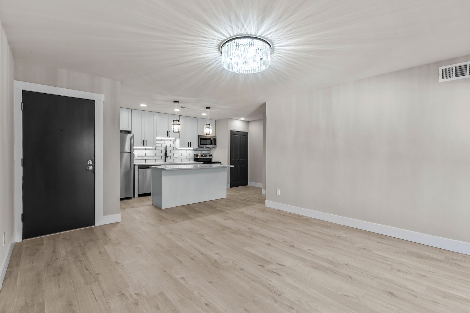 449 W Jefferson – photo 4
