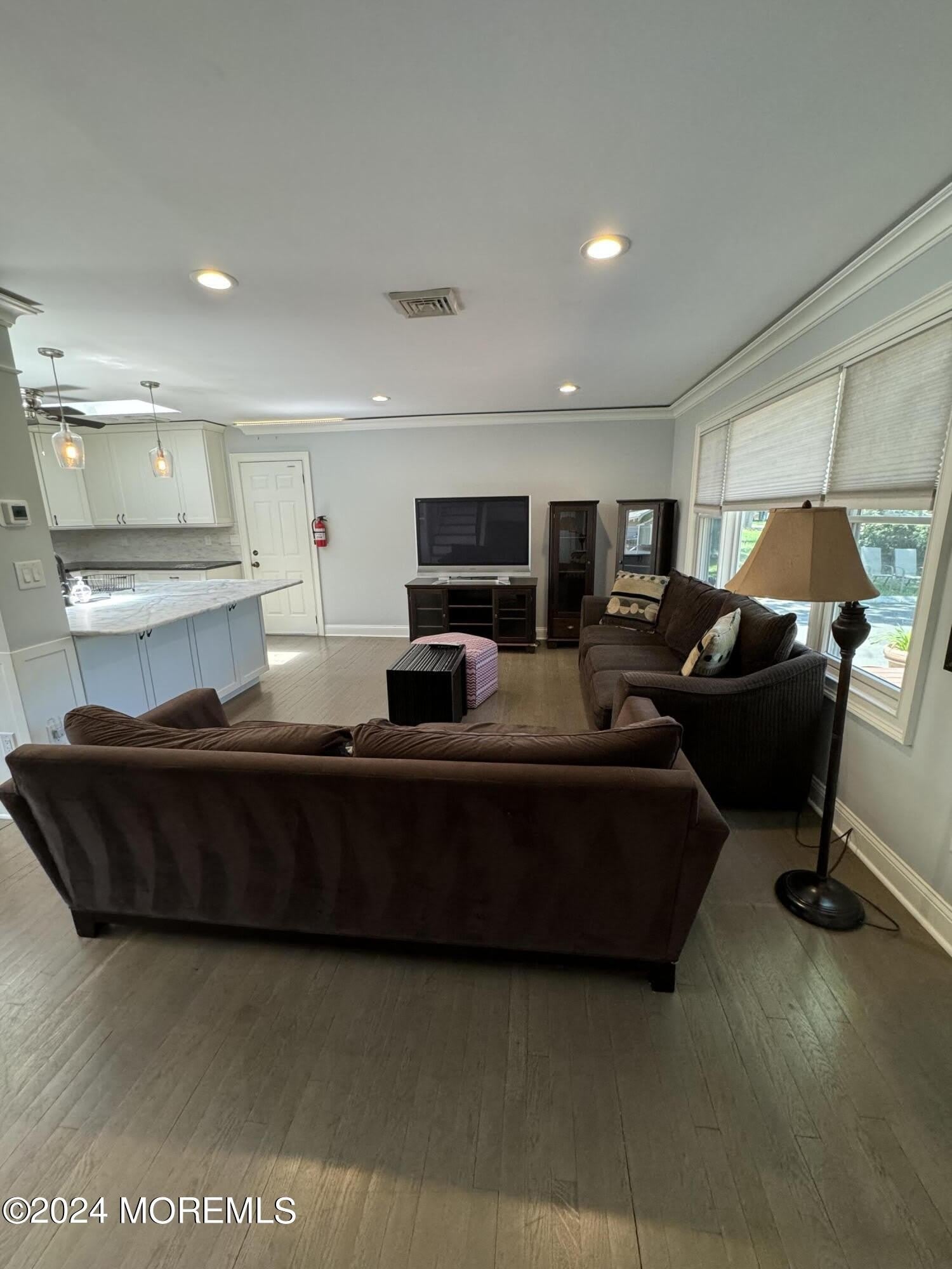 282 Lawrence Avenue – photo 4