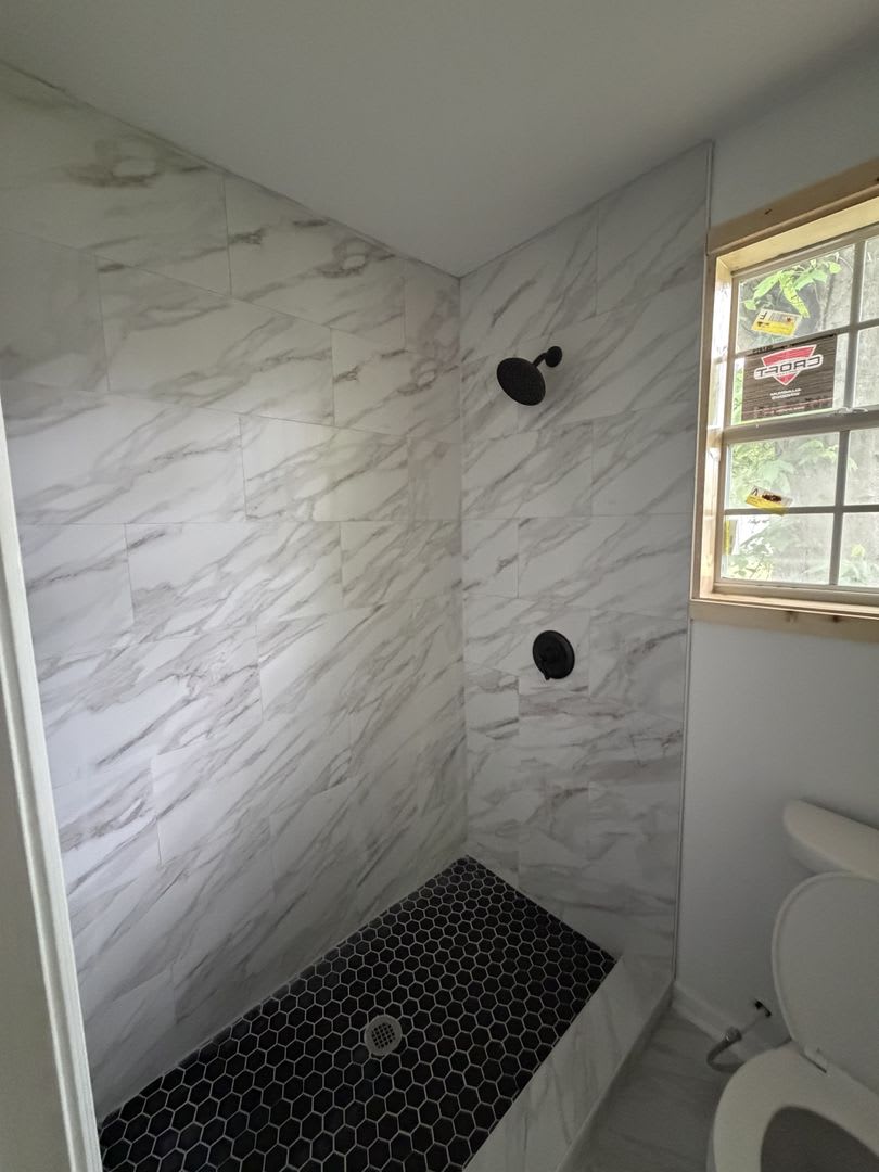 Spacious 3-Bedroom, 2-Bath House – Unfurnished – photo 3