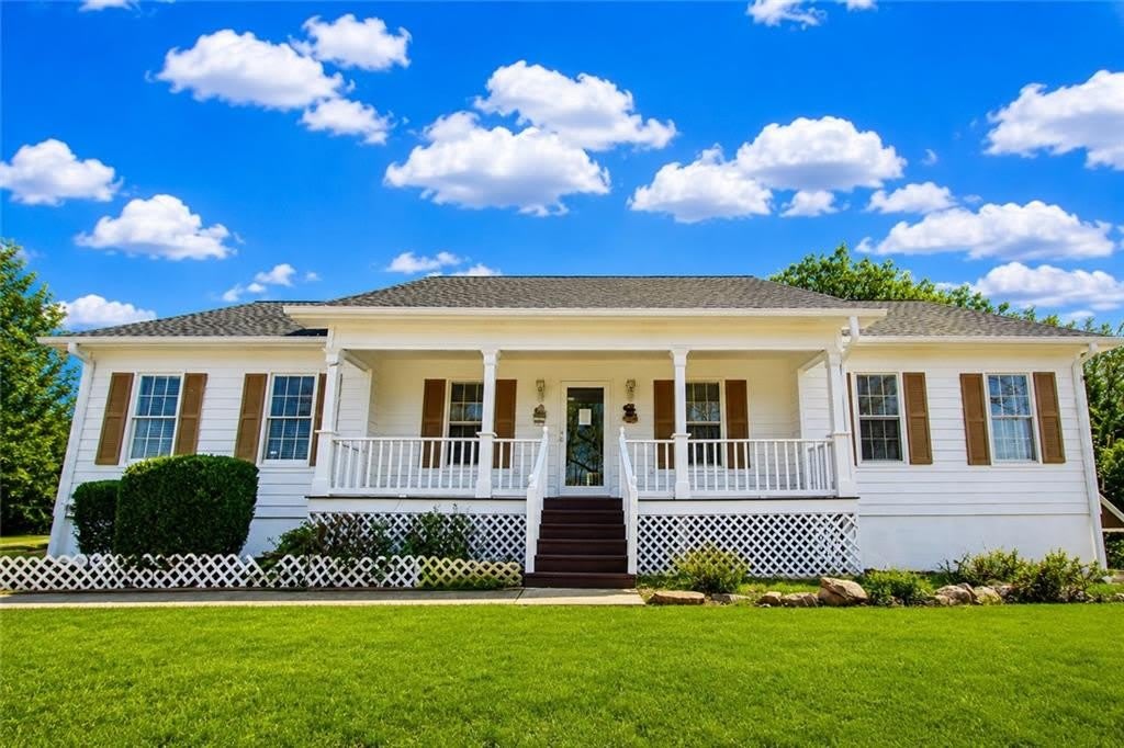 818 Springlake Road – photo 1