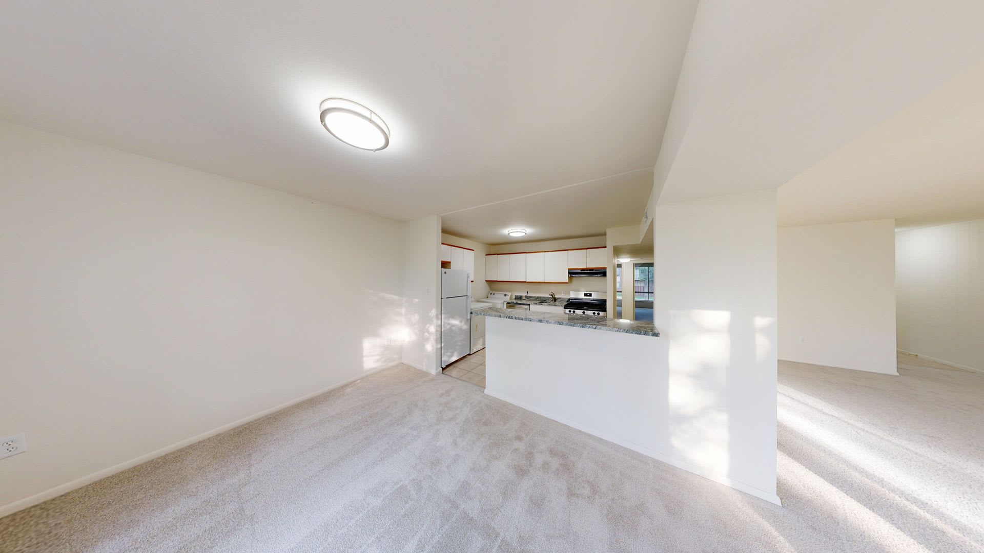 Fresh and ready 2Bed/1Bath – photo 3