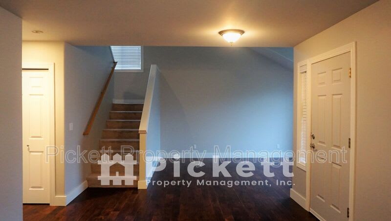 2037 Ne Gustaf St – photo 4