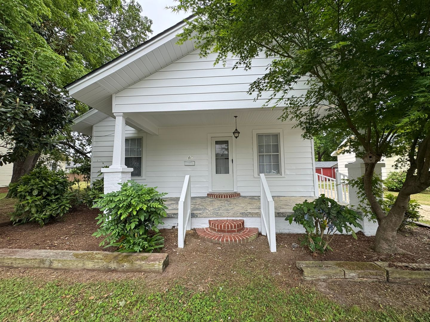 Downtown Living With Spacious Backyard – photo 4