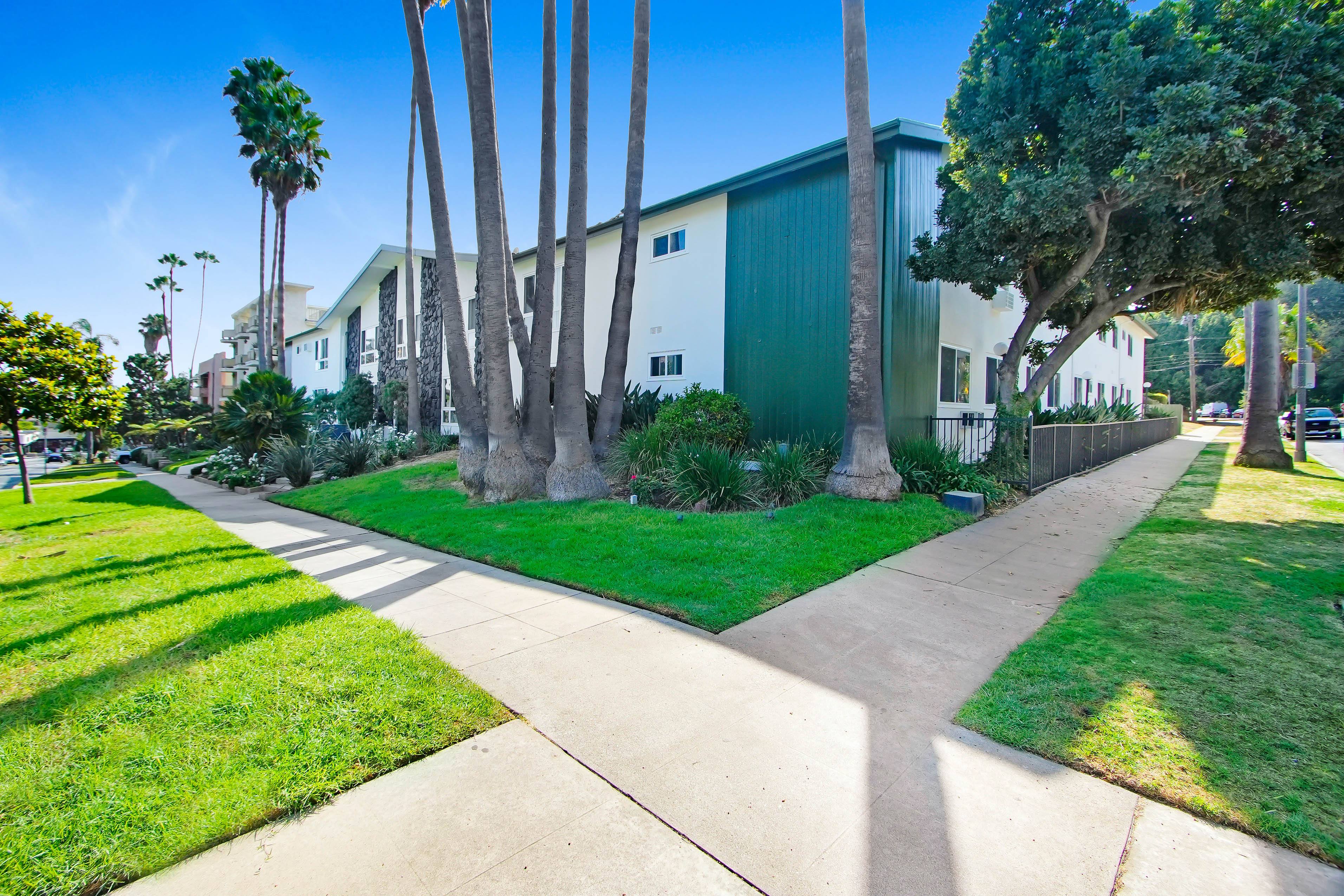 1545 N Laurel – photo 5