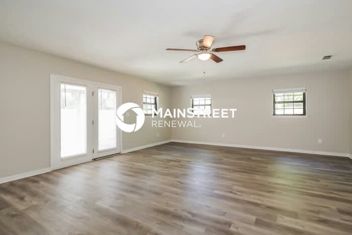9724 Priory Avenue – photo 4
