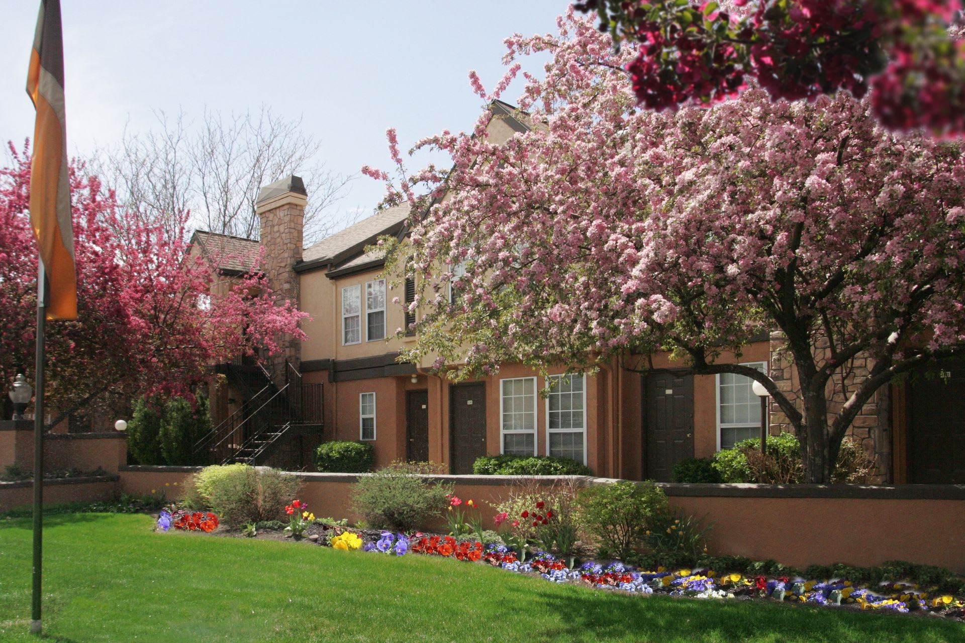 Vine Gate Apartments & Townhomes – photo 3