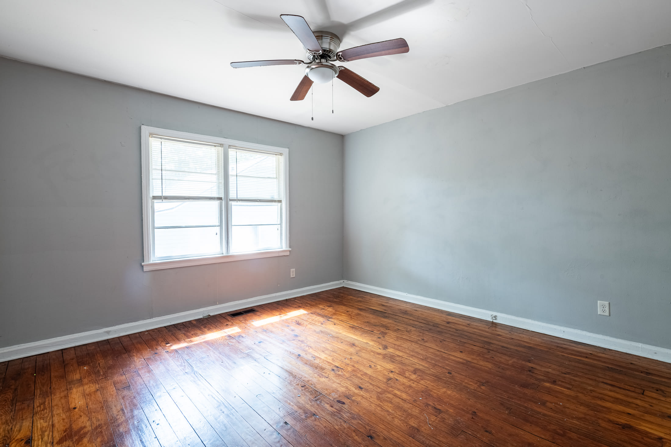 1119 Regent Street Southwest – photo 3