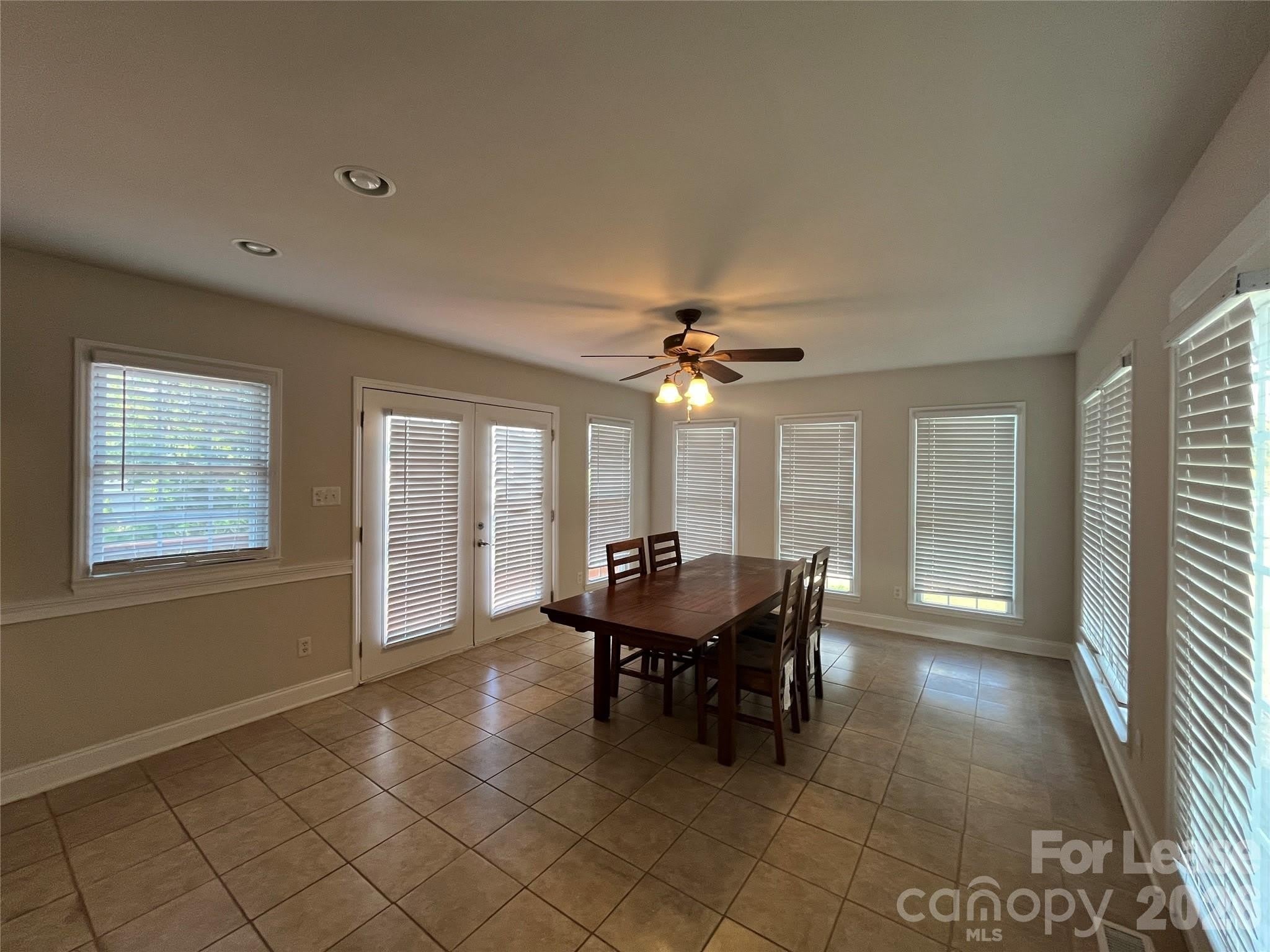 1120 Hensley Road W – photo 5