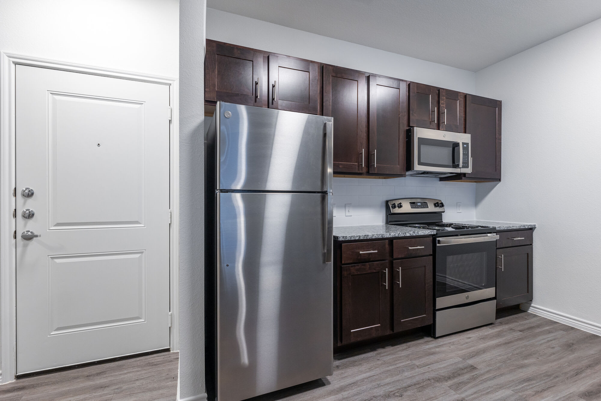 The Oaks at Ben White Apartments – photo 5