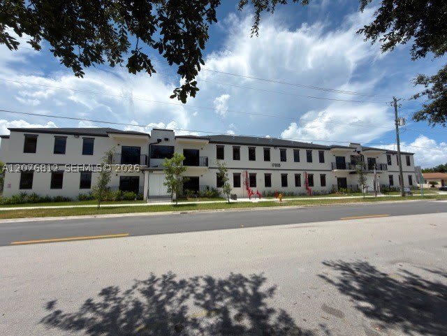 17020 SW 104th Ave – photo 1