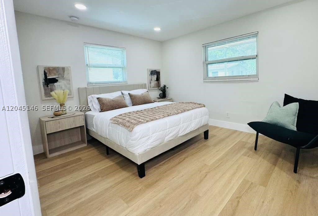 4708 SW 33rd Ave – photo 2
