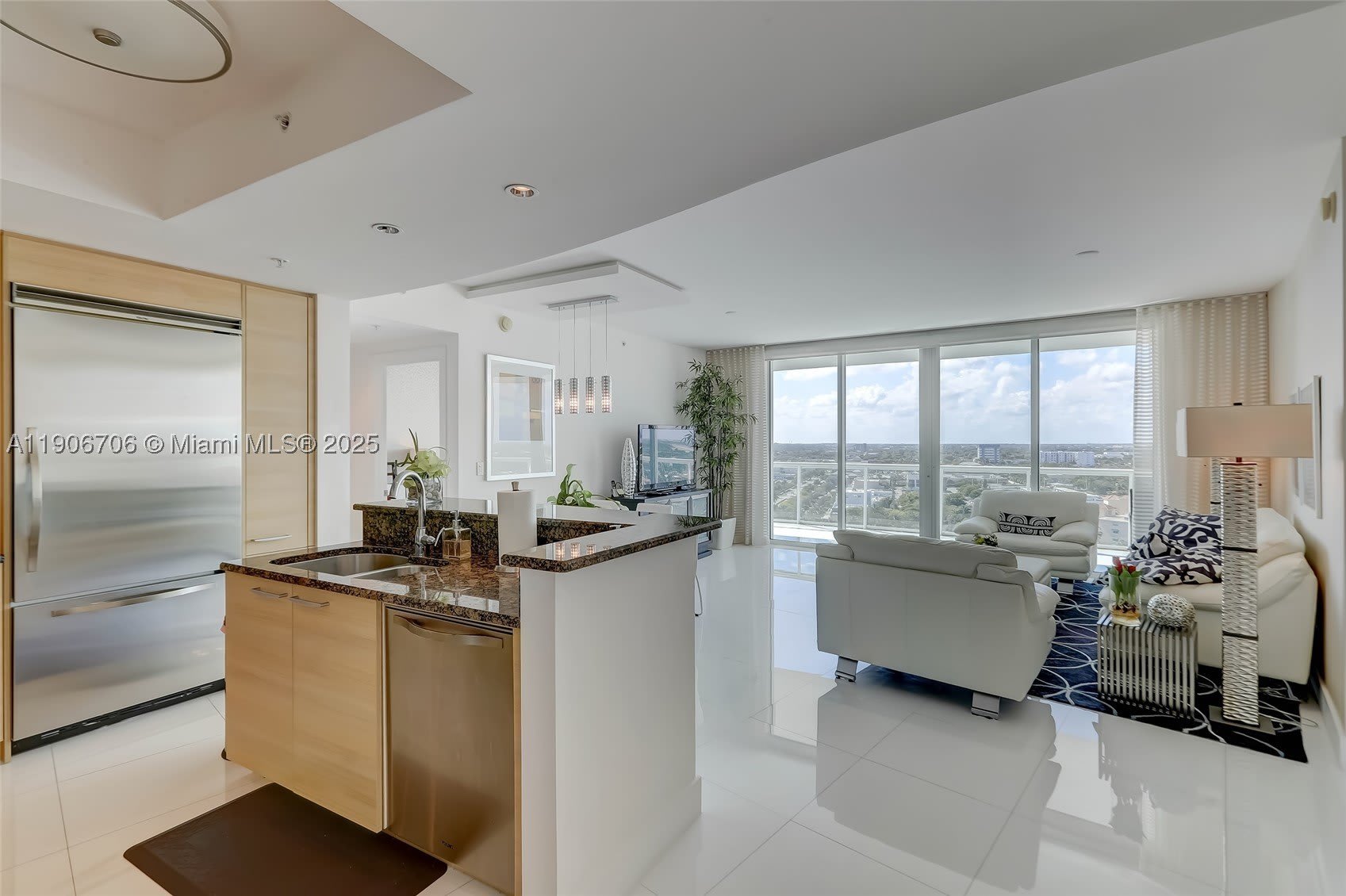 1 N Ocean Blvd – photo 3