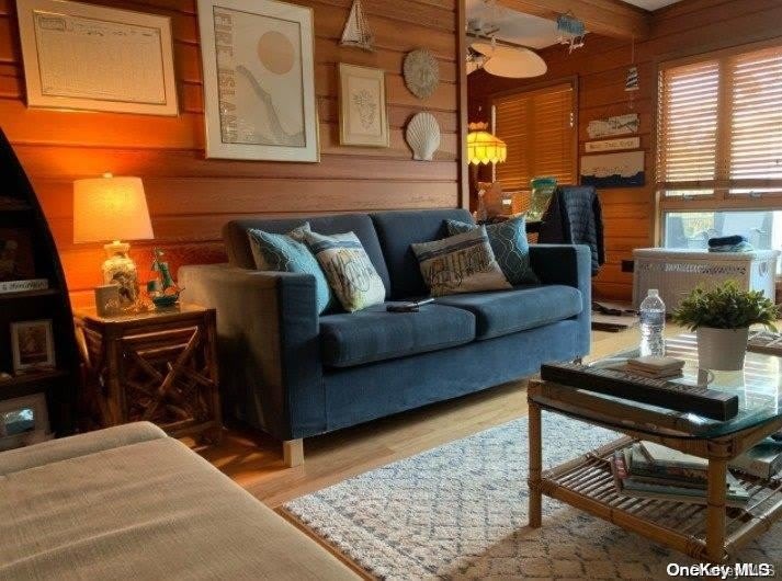 63 Thompson – photo 3