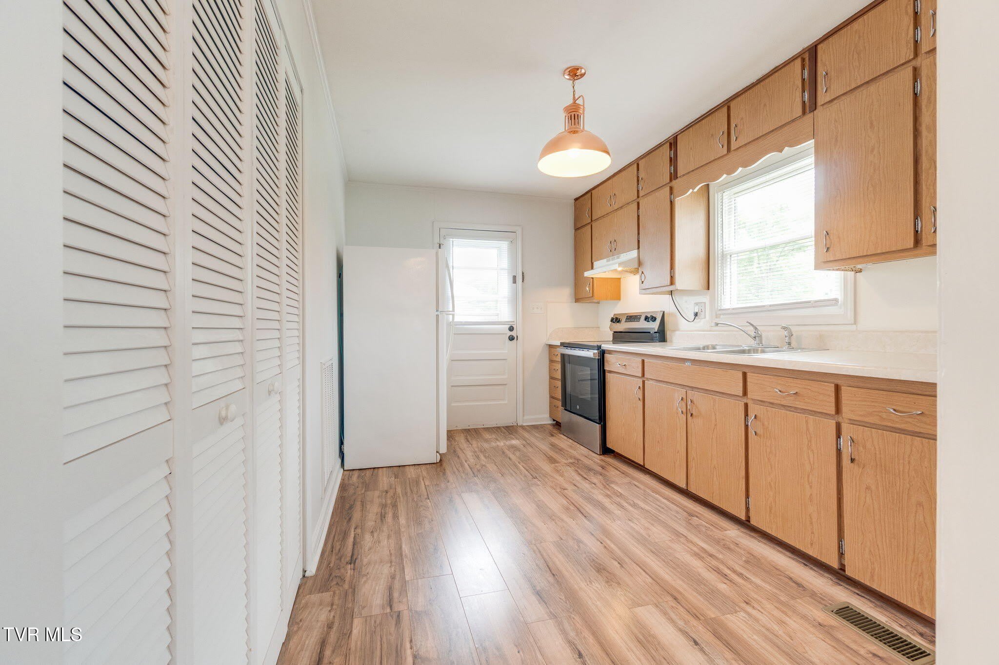 615 1/2 Bravo Street – photo 5