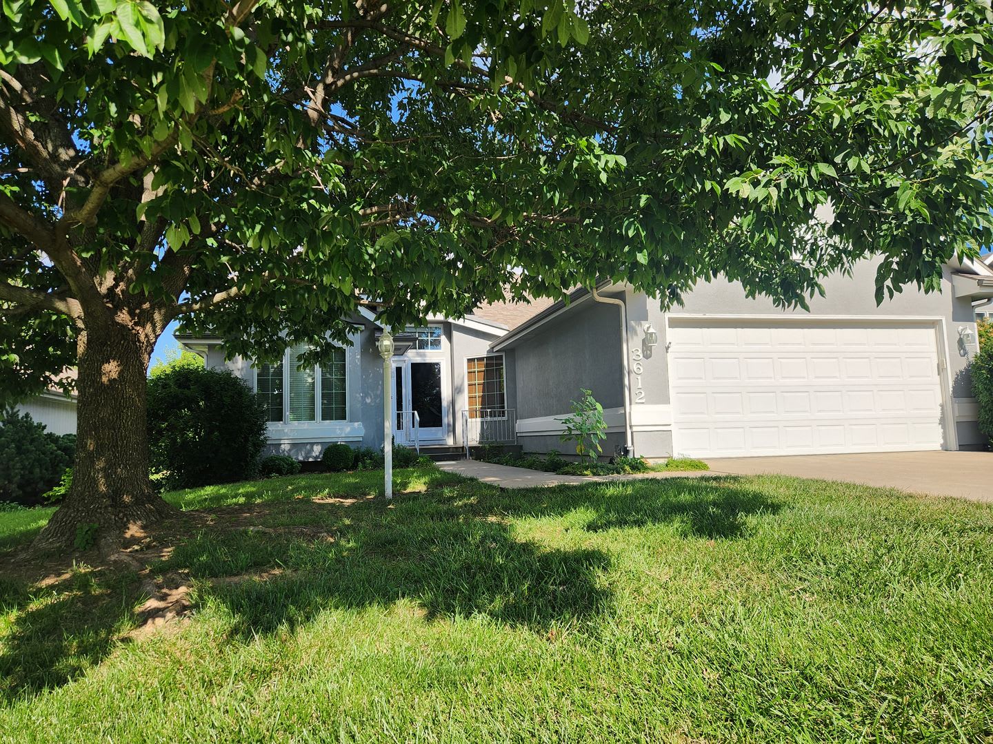 Executive 3 Br 3Bth Rancher 2Car Gar With All Utilities Only 450 Mo And Lawncare And Snow Removal Provided – photo 2