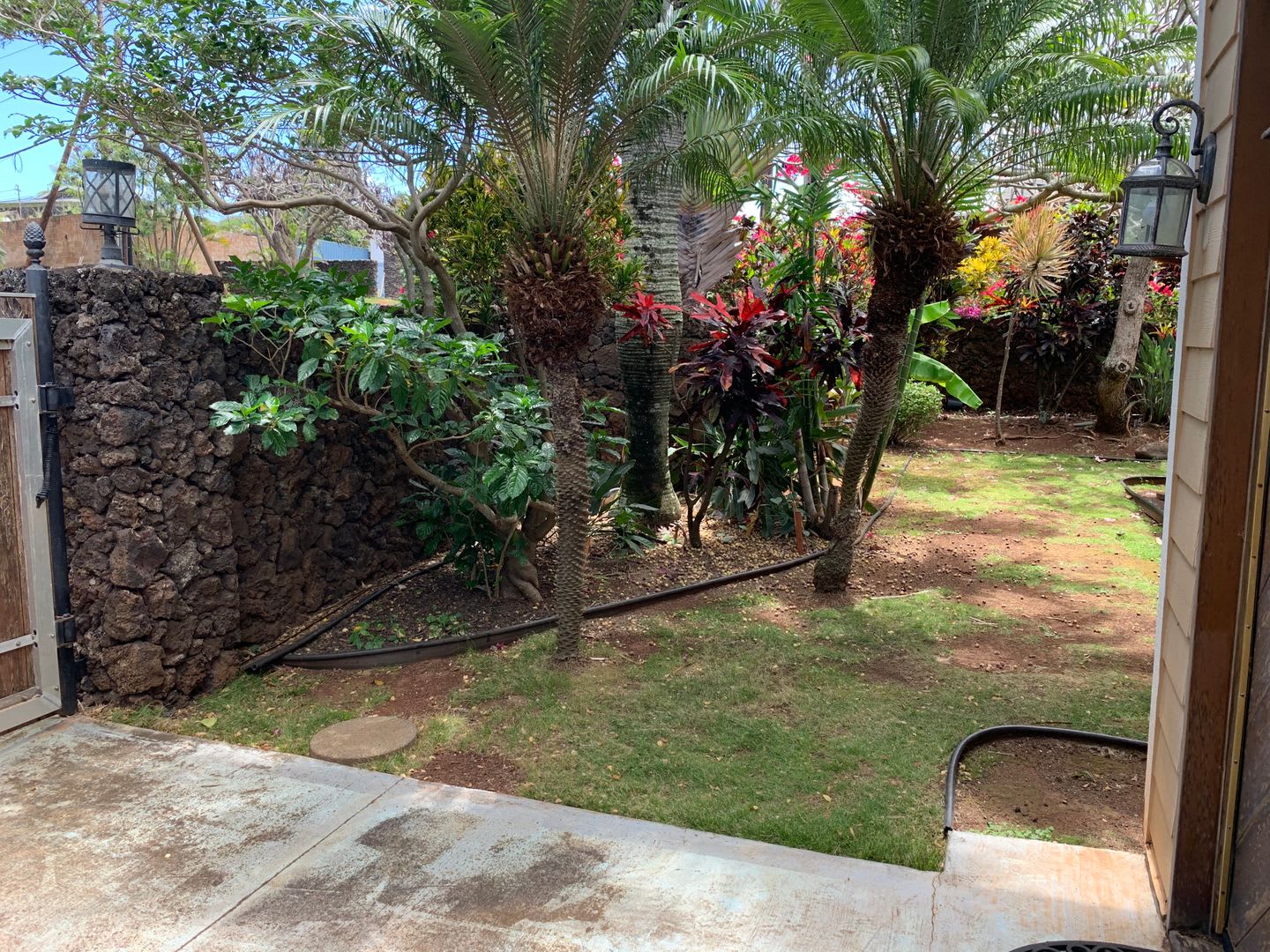 Great Kahana Home- 50 yards to the beach! – photo 1