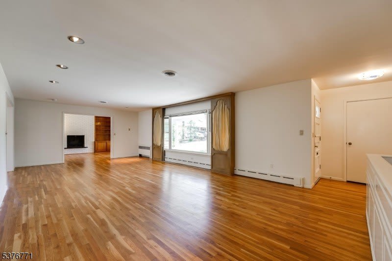 17 Oxford Dr – photo 2