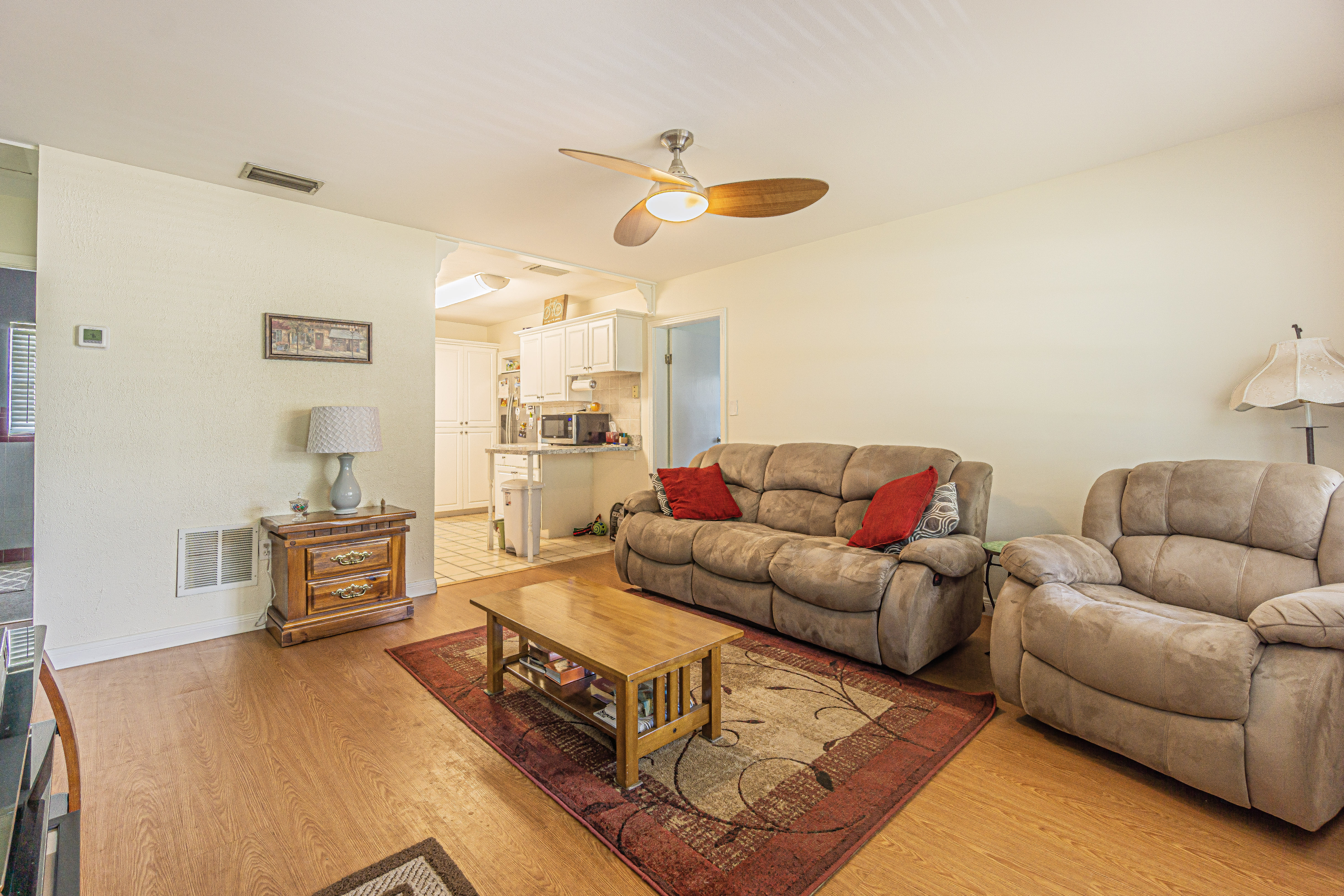 6201 S Adelia Ave – photo 2