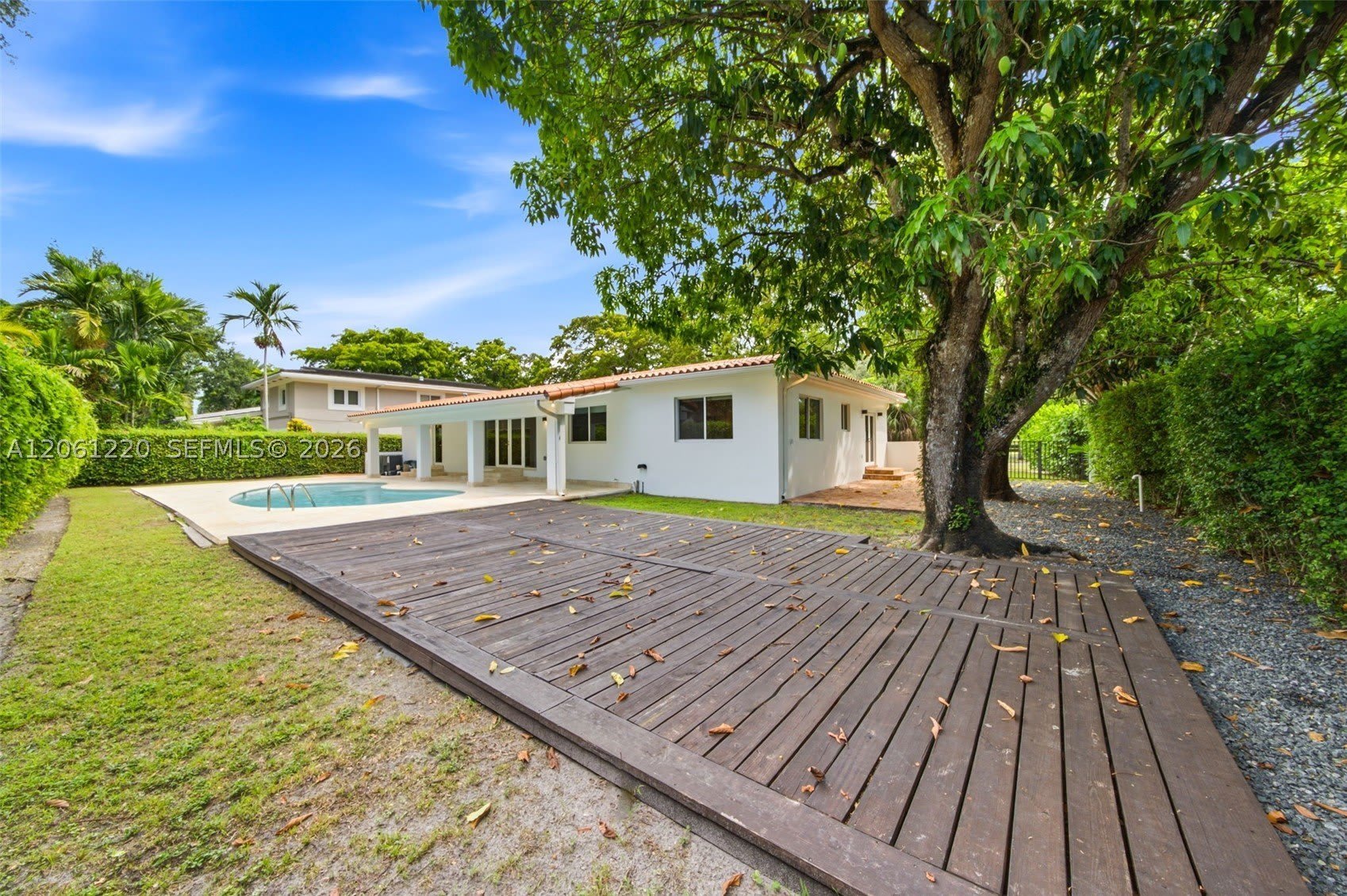 5510 Orduna Dr – photo 4