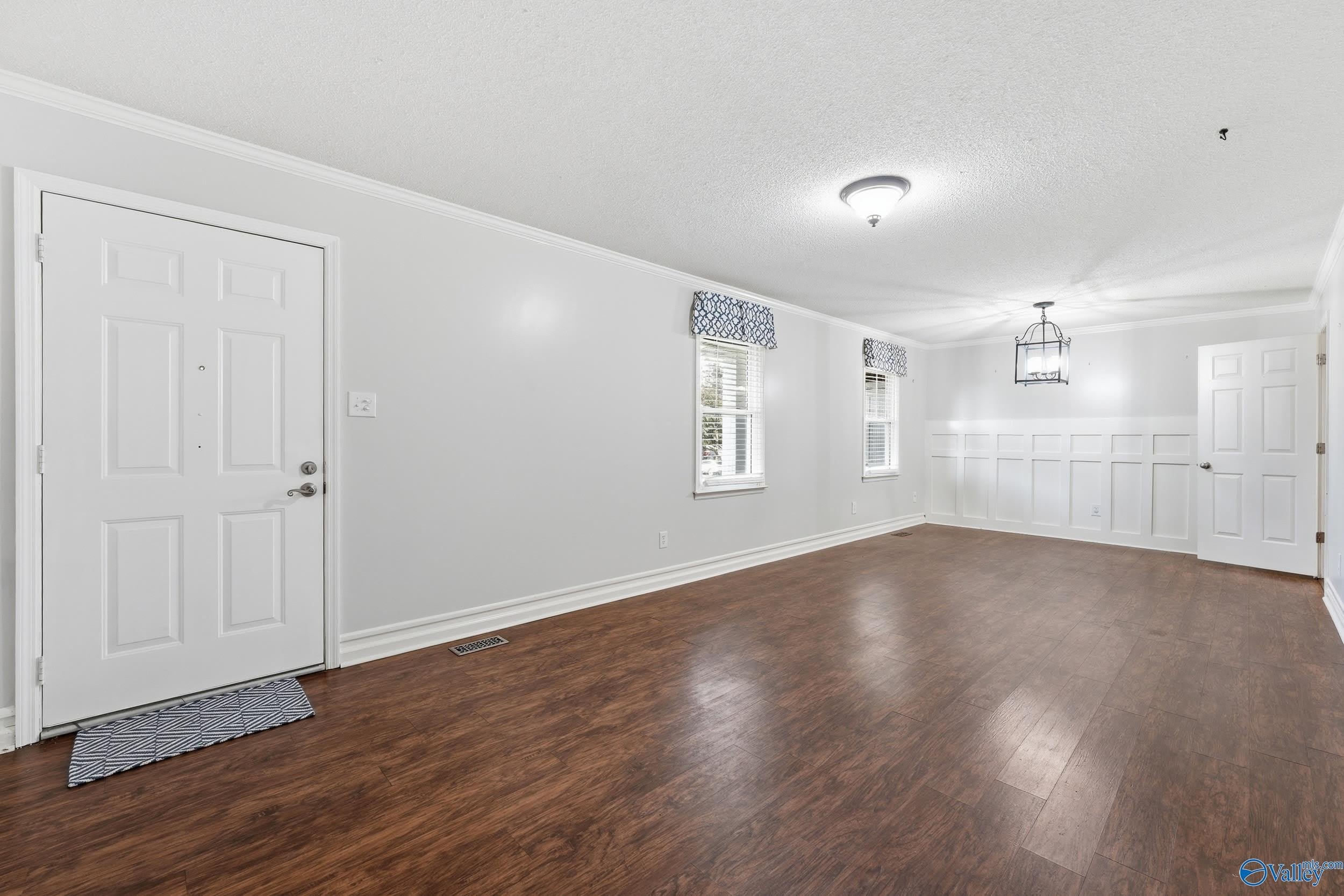910 Lark Circle – photo 4